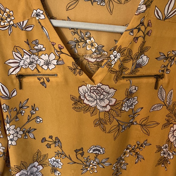 Maurices Yellow and White Floral Split Neck Three Quarter Sleeved Blouse - Picture 2 of 2